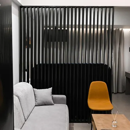 Gmluxuryapartments * ラリサ